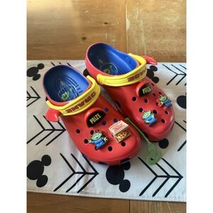 Disney Parks Toy Story Crocs Pizza Planet Men's 5 Women's 7 Light Up Alien